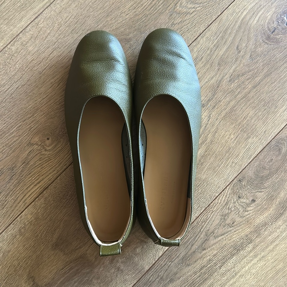 Everlane Olive Green Flats size 6